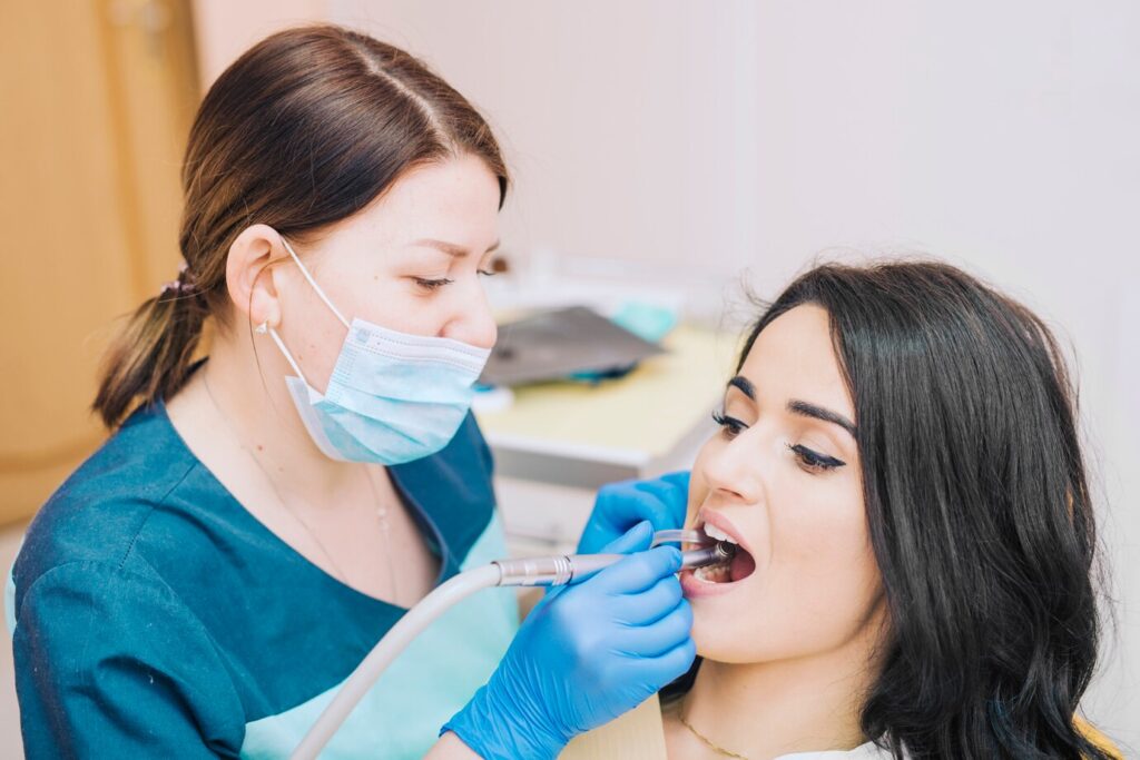 teeth cleaning in Canary Wharf